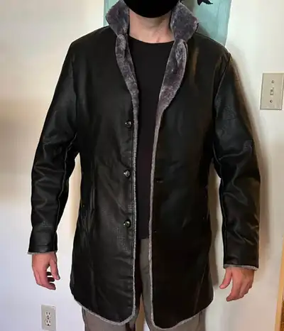 Men’s casual button up fleece lined PU leather jacket Ordered this jacket online but should have ord...