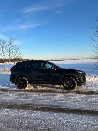 2021 Toyota RAV4 LE - 89,000 KM • Original owner, lady-driven • Dealership Leather interior • Heated...