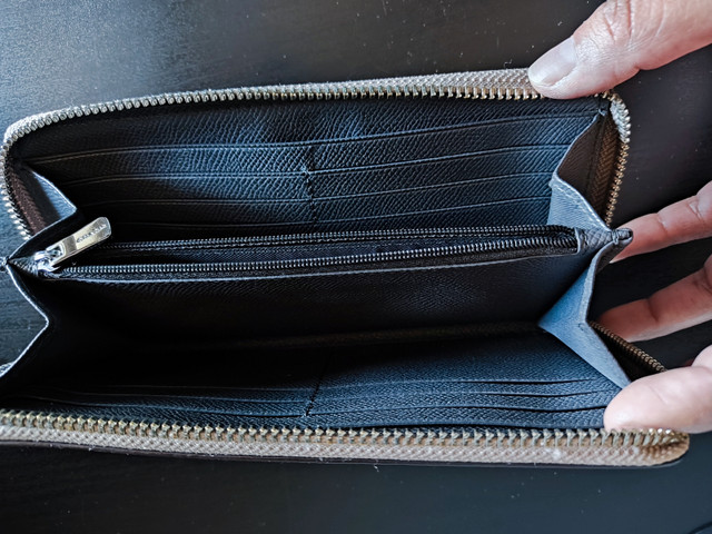 Coach Women's Accordion Zip Wallet  in Women's - Bags & Wallets in Red Deer - Image 2