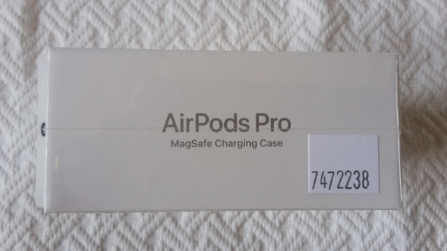 Apple AirPods Pro with MagSafe Charging Case ☆Brand NEW!!!!!!!!☆ in General Electronics in Mississauga / Peel Region - Image 3
