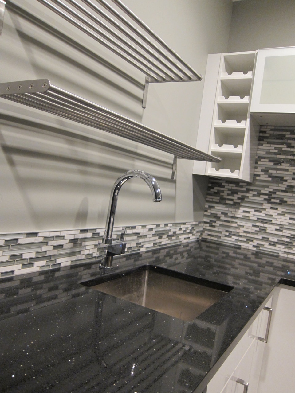 AIR-CONDITIONED QUIET WALKOUT TO CANAL (BAYSIDE - AIRDRIE) 4