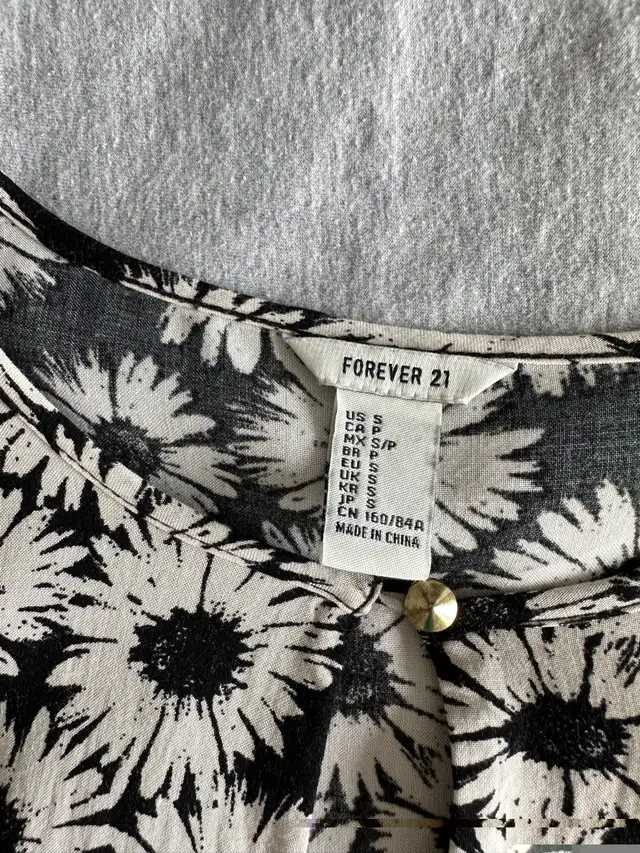 Flower summer dress with belt in Women's - Dresses & Skirts in Markham / York Region - Image 3