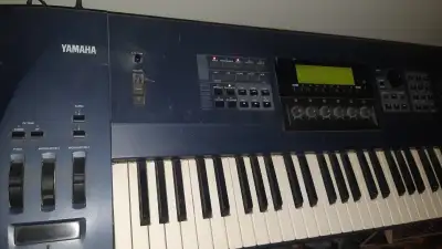 Yamaha EX5 Synthesizer Workstation 1998 76-Keys 128-Voice, View more