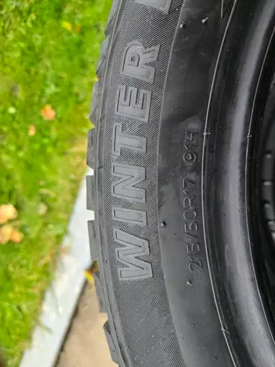 Aubaine! 4 pneus d’hiver MotoMaster 215/50R17, utiilisés 1 semai, View more