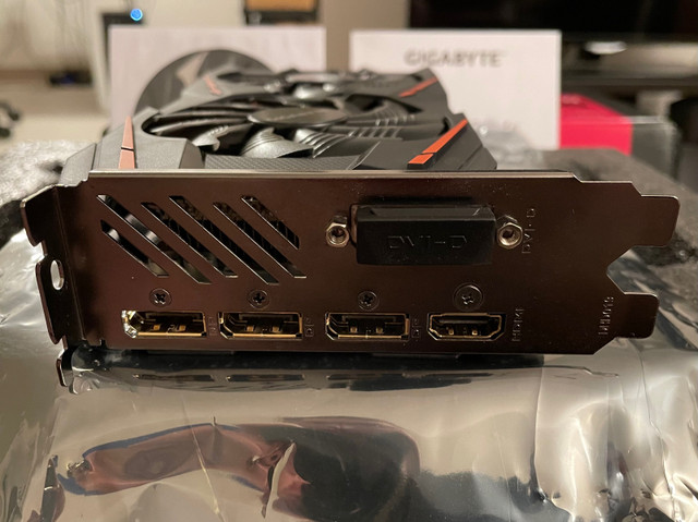 Gigabyte Radeon™ RX 570 GAMING 4G rev 1.0 in System Components in Edmonton - Image 2
