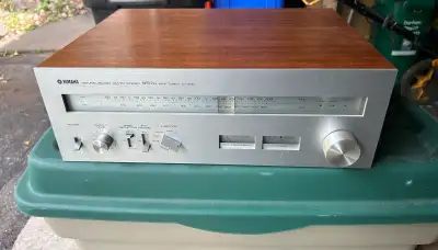 YAMAHA Natural Sound AM/FM Stereo NFB PLL MPX TUNER CT-1010, View more