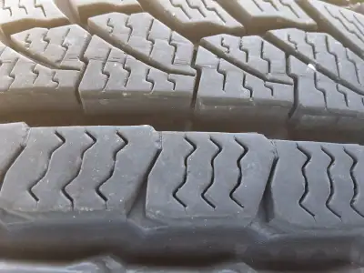 Selling a set of 4 Nokian WR G4 premium all-weather tires. Size: 195/55R16 87V Condition: Excellent...