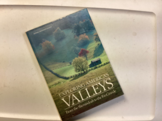 National Geographic’s Hardcover  “ Exploring America’s Valleys”. in Non-fiction in City of Halifax
