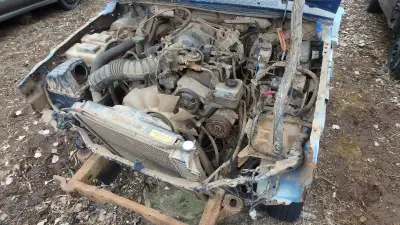 Black supercab 4x4 4L 5spd. 321,484 on odometer. Was running, small coolant line seep. 4Litre Engine...