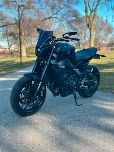 Yamaha MT09 Showroom condition Few upgrades (all original parts will be provided) Very low mileage (...