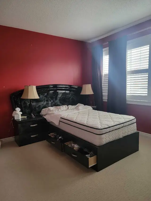 Twin bed with 3 pull out drawers in Beds & Mattresses in Oshawa / Durham Region - Image 3
