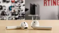 Apple AirPods (1st generation) Truly Wireless