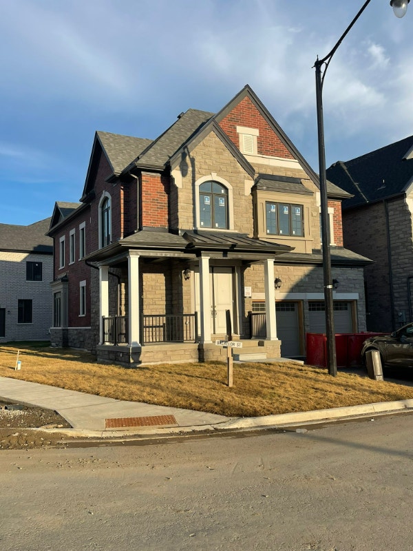 4 bhk HOUSE ON LEASE in brampton Short Term Rentals Mississauga