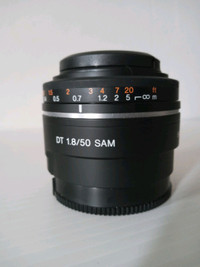 Sony DT 50mm F/ 1 . 8 SAM A Mount Lens W/ Caps