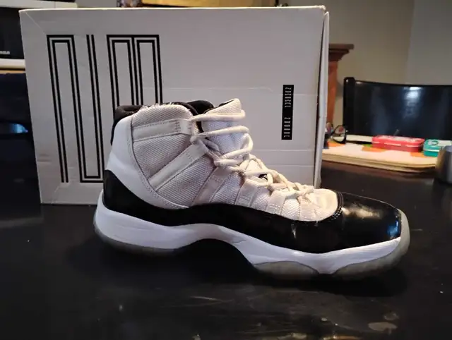 Jordan 11 Retro Concorde Size 8 mens  in Men's Shoes in Sault Ste. Marie - Image 11