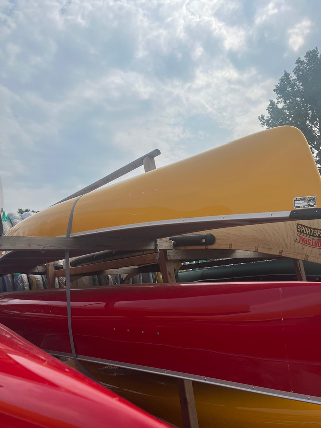 Clipper Cascade 16’8” Fiberglass Canoe-third middle seat in Canoes, Kayaks & Paddles in Kawartha Lakes - Image 2