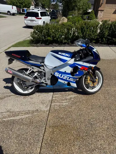 2002 Suzuki GSX-R 1000 REBUILT title 31 477 km Second owner. Have had the bike since 2005. Forks reb...