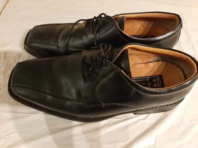 Men's Wise Guy Leather Dress Shoes size 9W in Men's in Oakville / Halton Region - Image 2