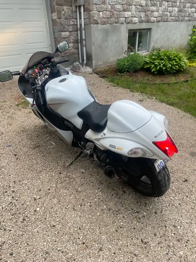 2015 White Suzuki Hayabusa Cert or b/o in Sport Bikes in Sudbury - Image 6