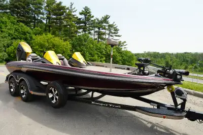 Bass Boat RANGER Comanche Z520 Boat (2011) with RANGER trailer. The boat is fully equipped Professio...
