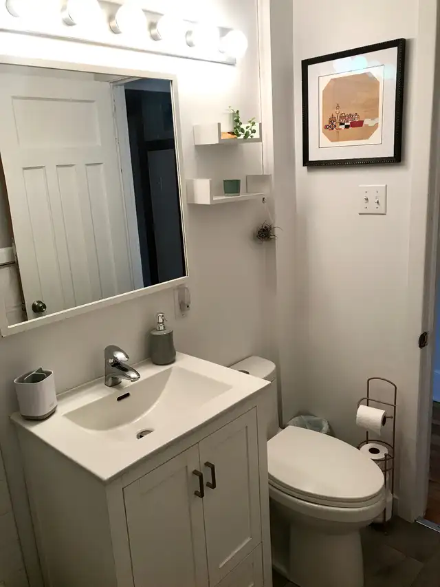 ✨Chambre meublée lumineuse avec bureau privé (5 semaines) in Room Rentals & Roommates in City of Montréal - Image 11