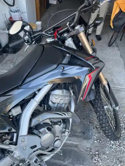 English message below Vous cherchez une moto fiable, agile et prête pour l’aventure ? Ne cherchez pl...