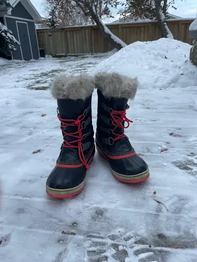 Sorel winter boots size 6, View more