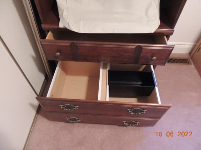 HUTCH / FILING CABINET in Hutches & Display Cabinets in Oshawa / Durham Region - Image 4