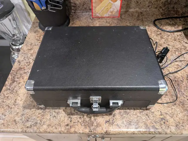 record player  in Other in Markham / York Region - Image 4