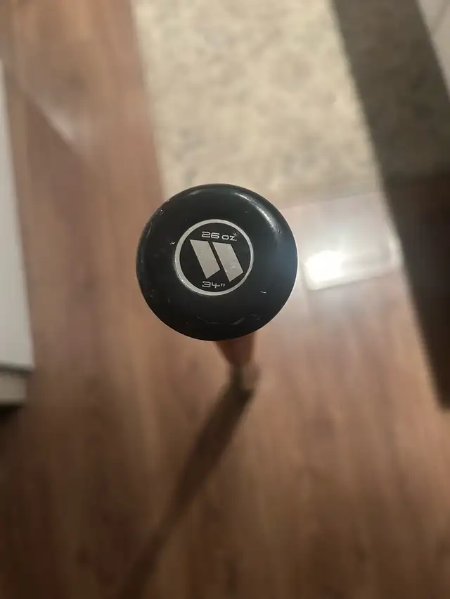 worth baseball bat in Baseball & Softball in Norfolk County - Image 5