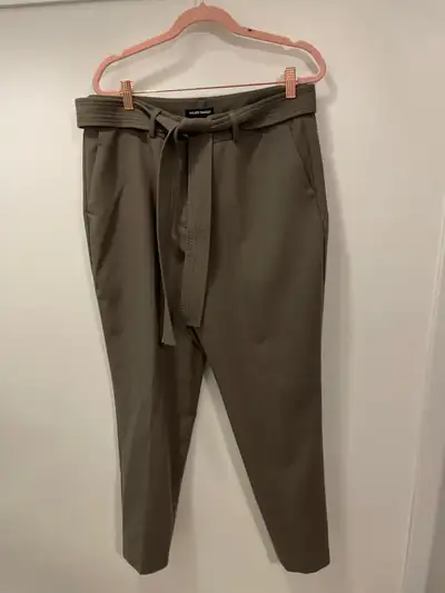 NEUF ~ JAMAIS PORTÉ Pantalon formel Marque: Hilary Radley Couleur: Vert Kaki Grandeur: 10 ***fait gr...