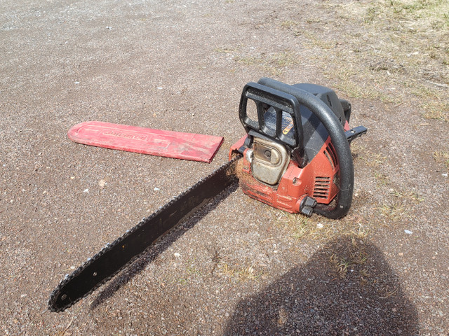 Jonsered CS 2138c chainsaw in Outdoor Tools & Storage in Moncton - Image 3
