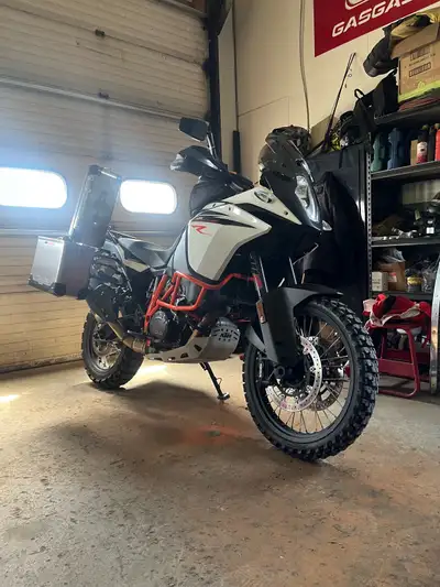 2017 Ktm 1090 adventure R Bike works excellent 125hp abs and traction control. Has 23000kms (just br...