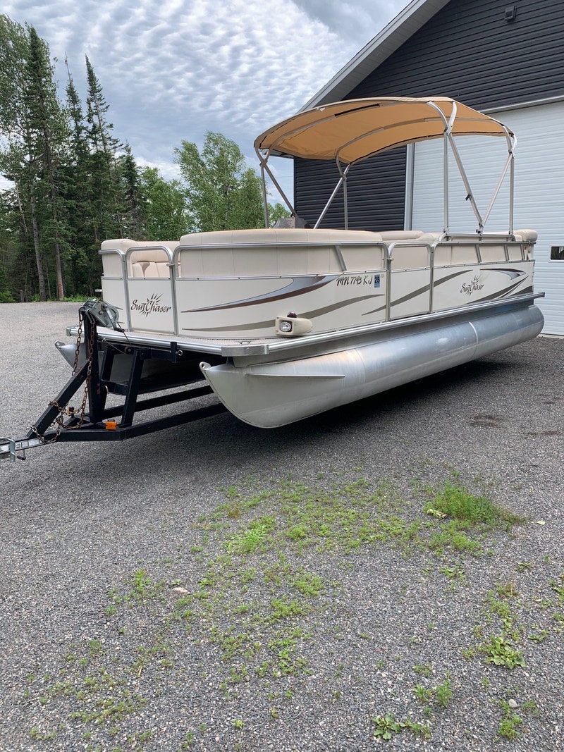 REDUCED 2008 Sunchaser 20’ Pontoon Powerboats & Motorboats Thunder