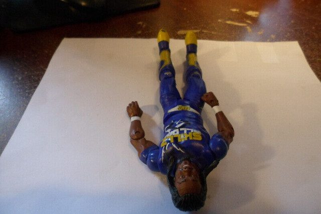 Kofi Kingston  Wrestling figure wwe wwf mattel 2012 Skills All D dans Art et objets de collection  à Victoriaville - Image 3