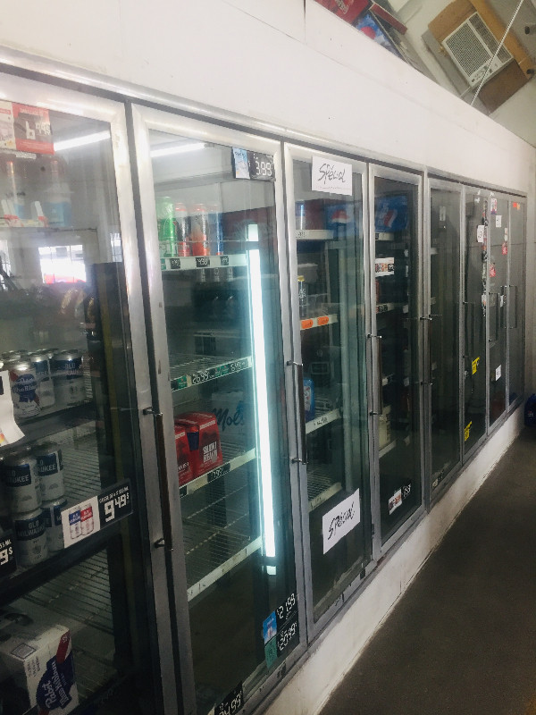 Réfrigérateurs commerciaux ( 9 portes) - compresseur à vendre dans Autres équipements commerciaux et industriels  à Ville de Québec