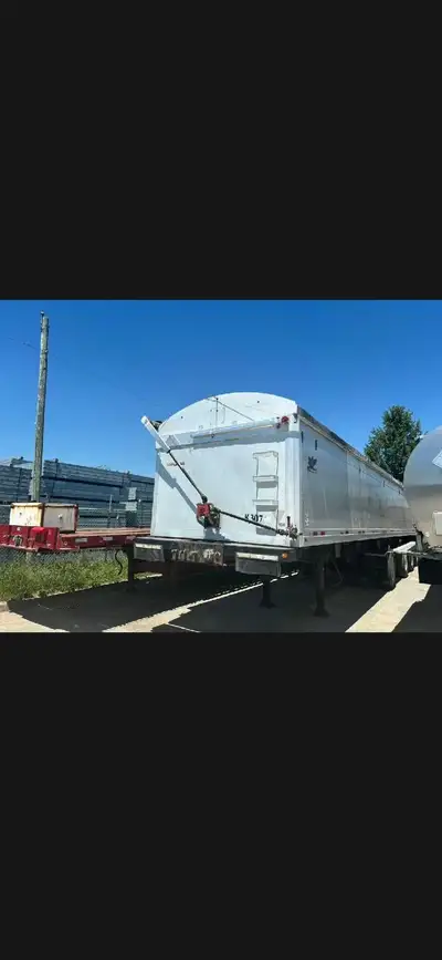 2013 Manac 41ft. Quad End Dump for sale in great condition! Quad axle air ride suspension. Manual cr...