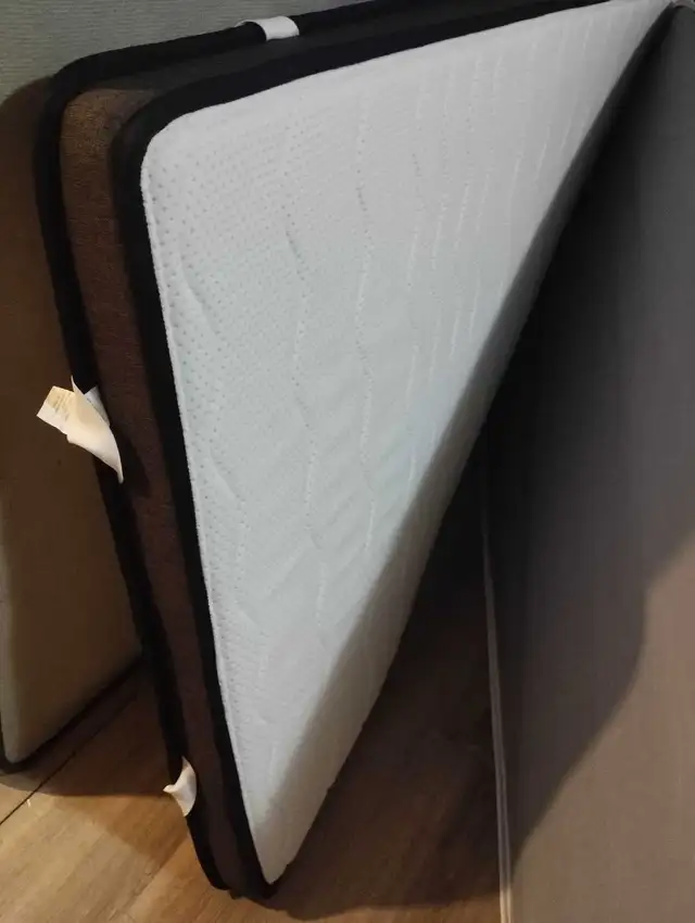 MATTRESS TWIN  in Bedding in City of Toronto - Image 2