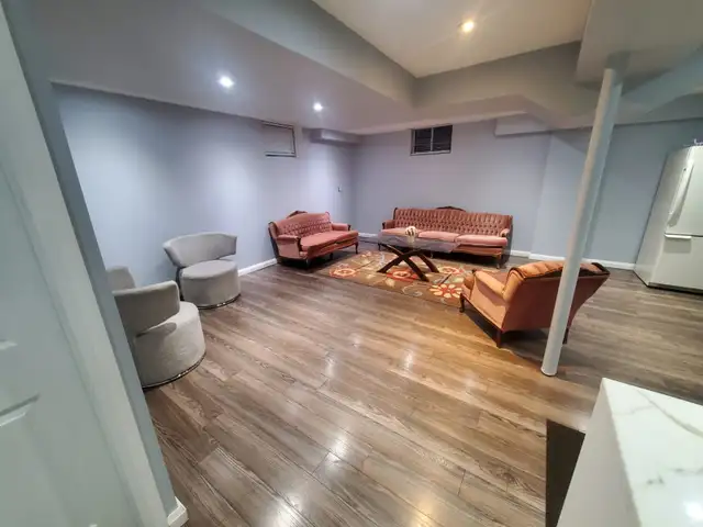Spacious 1   Den Bedroom Basement Apartment