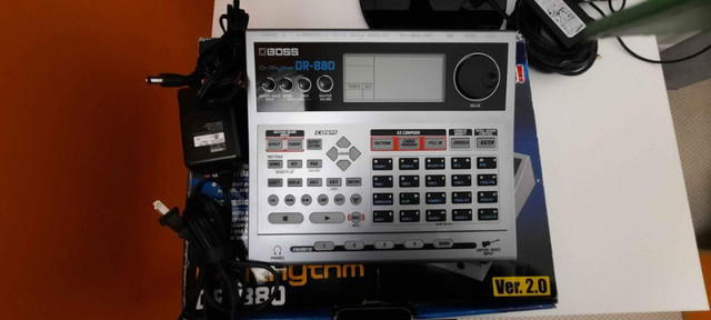 Boîte à rythme et multi-effets Boss DR-880 dans Matériel audio professionnel  à Ouest de l’Île - Image 3