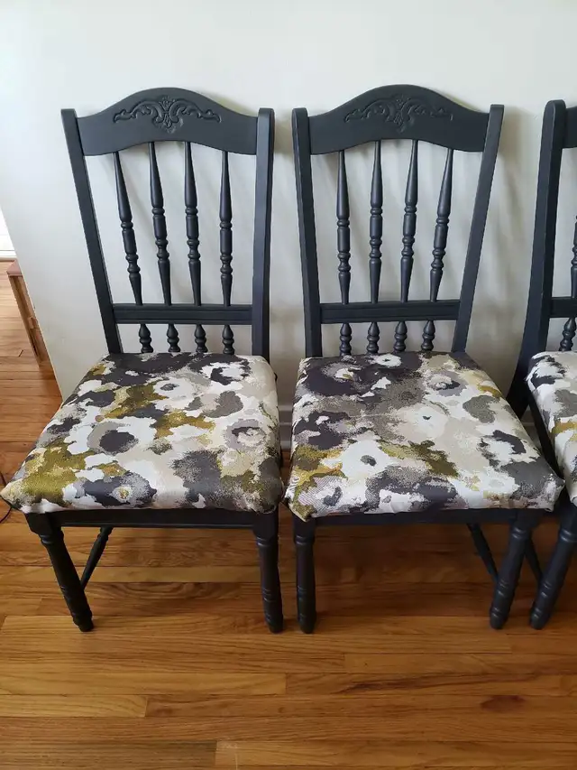 Beautiful Refinished Solid Wood Antique Dining Chairs - Set of 5 in Dining Tables & Sets in Kingston - Image 9