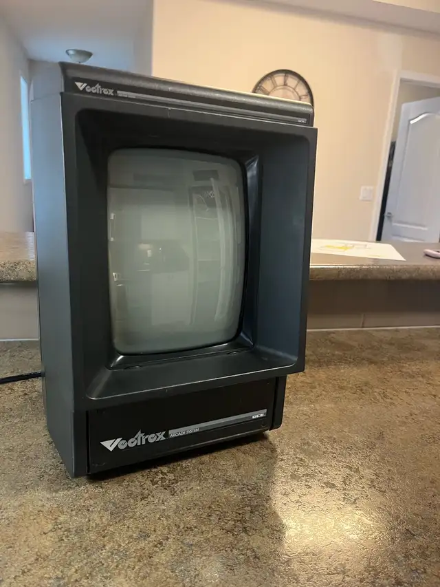 Vectrex console in Older Generation in Winnipeg - Image 2
