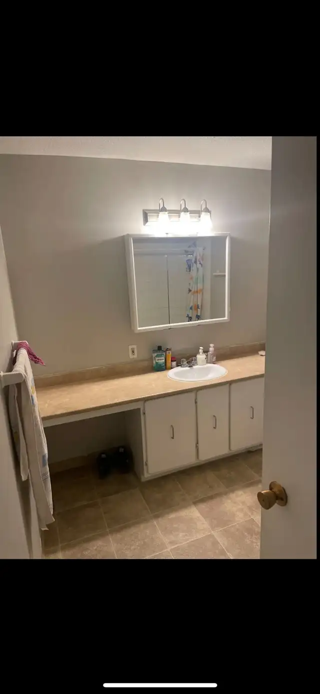 URGENT- room for rent -  Roomate Wanted in Room Rentals & Roommates in City of Halifax - Image 4