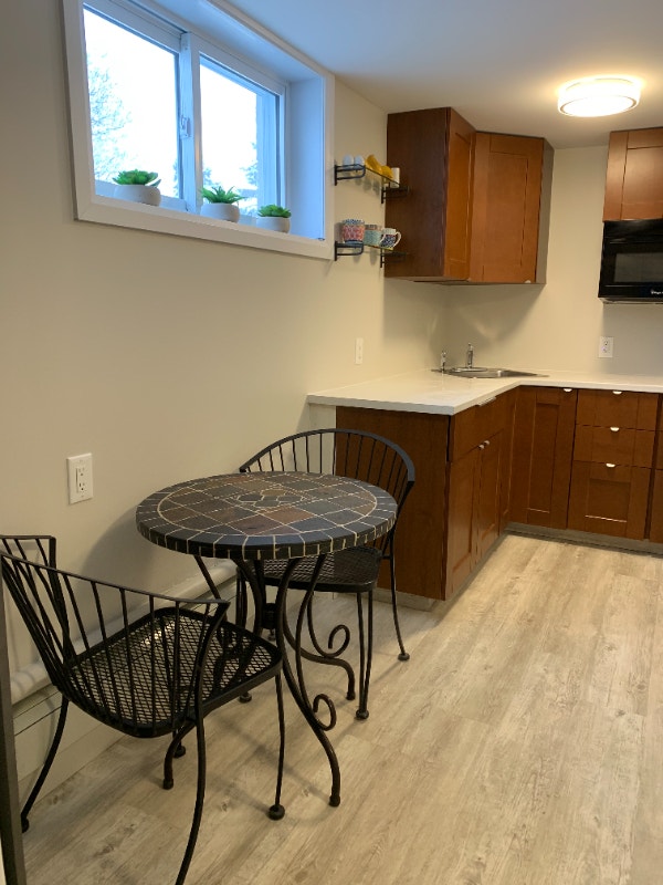 ROCKLAND COZY STUDIO /BACHELOR ONLY 920/MTH UTILITIES INCLUDED Long