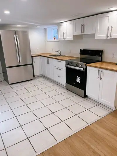 **Princess St & Sir John A MacDonald Blvd** 2 Bedroom 1 Bath Apartment $1850 all inclusive. 2 bedroo...