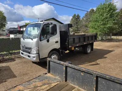 2013 Hino 195 truck with dump box. 5.1L Hino diesel engine. Emissions deleted. Good tires. CVIP done...