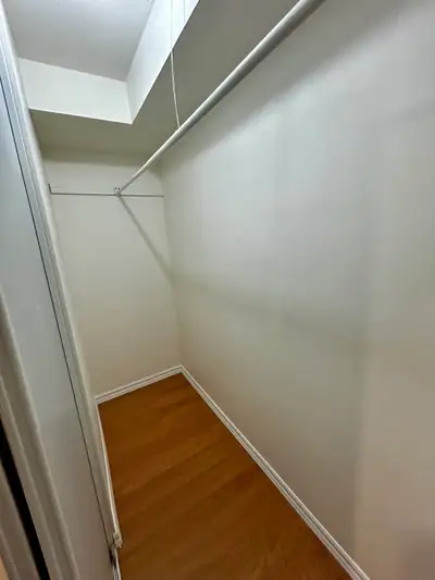 If interested, please text and I will call you back. Available ASAP Clean, dry and spacious (550+ sq...