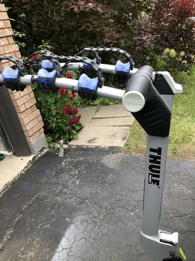 Thule Helium 3-bike Hitch Bike Rack Was $655 tax in,now asking $430 firm. Features: - Ultra-light al...