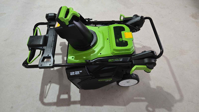 Greenworks 80V 22" Snow Thrower, 4.0Ah Battery and Rapid Charger in Outdoor Tools & Storage in Mississauga / Peel Region