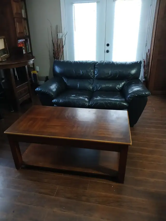 Extendable coffee table, in Coffee Tables in Charlottetown - Image 3